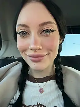 Melissa crazy online show from April 8, 4:29 pm