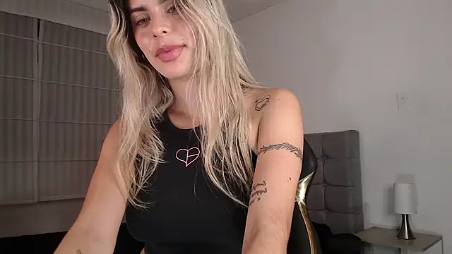 Snapshot of Mayli-x chatting on March 19, 11:28 am Mayli-x online show from March 19, 11:28 am