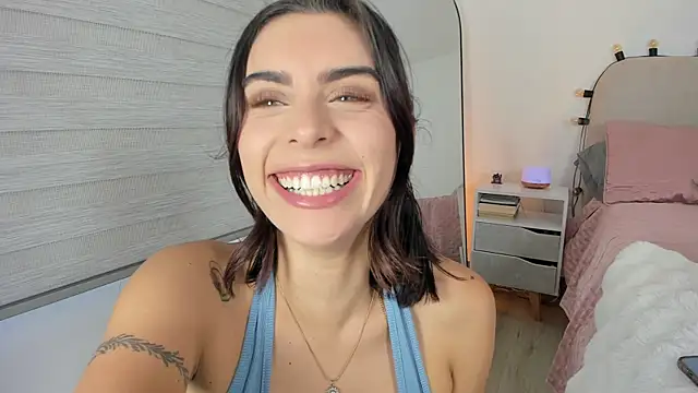 Snapshot of Mayli-x chatting on May 15, 8:05 pm Mayli-x online show from May 15, 8:05 pm