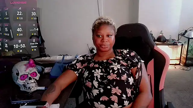 lexilove8 online show from October 8, 8:50 pm