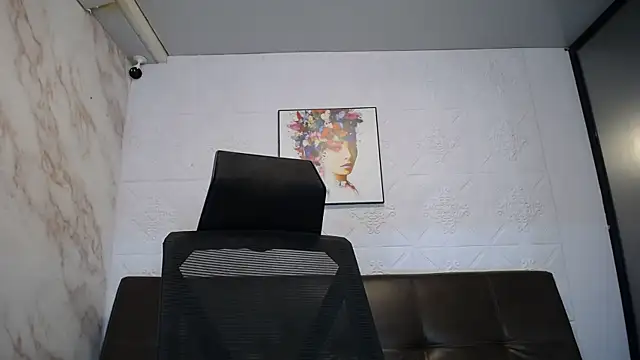 Snapshot of alice_greco chatting on March 3, 9:05 pm alice greco online show from March 3, 9:05 pm