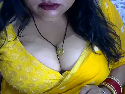Snapshot of dramebaz_queen chatting on April 10, 7:29 pm dramebaz queen online show from April 10, 7:29 pm