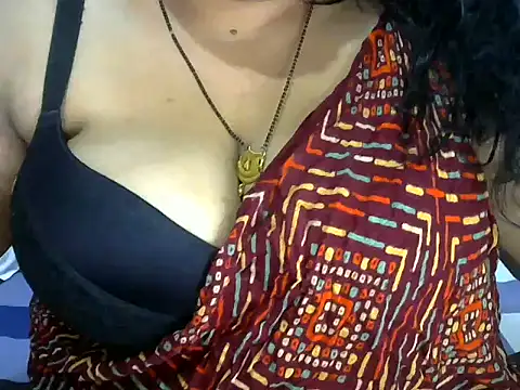 Snapshot of dramebaz_queen chatting on May 1, 6:45 pm dramebaz queen online show from May 1, 6:45 pm
