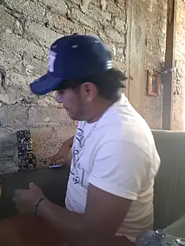 Snapshot of GusssHOT chatting on May 27, 6:38 pm GusssHOT online show from May 27, 6:38 pm