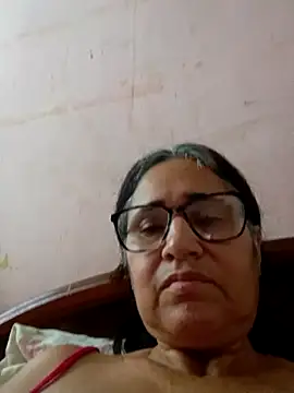 Snapshot of _candi chatting on February 10, 12:08 pm candi online show from February 10, 12:08 pm