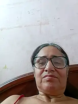 Snapshot of _candi chatting on February 12, 8:29 pm candi online show from February 12, 8:29 pm