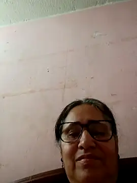 Snapshot of _candi chatting on February 17, 11:44 am candi online show from February 17, 11:44 am