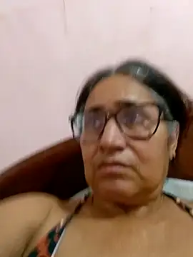Snapshot of _candi chatting on March 1, 10:10 pm candi online show from March 1, 10:10 pm