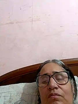 Snapshot of _candi chatting on March 11, 12:00 am candi online show from March 11, 12:00 am