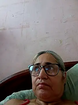 Snapshot of _candi chatting on October 6, 12:13 pm candi online show from October 6, 12:13 pm