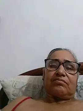 Snapshot of _candi chatting on July 2, 12:43 am candi online show from July 2, 12:43 am