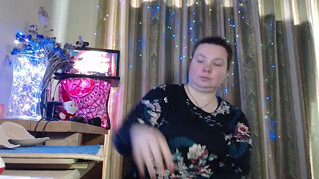 amorelara online show from February 3, 9:03 am