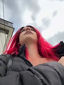 RiriRoseey online show from October 12, 7:07 am