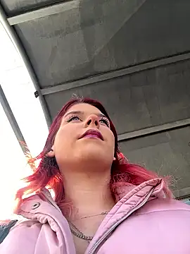 Snapshot of RiriRoseey chatting on January 17, 9:03 am RiriRoseey online show from January 17, 9:03 am