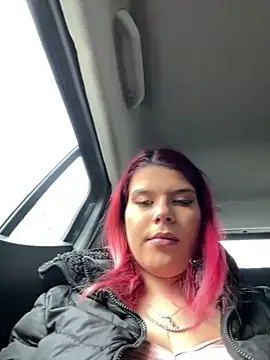 Snapshot of RiriRoseey chatting on February 4, 8:42 am RiriRoseey online show from February 4, 8:42 am