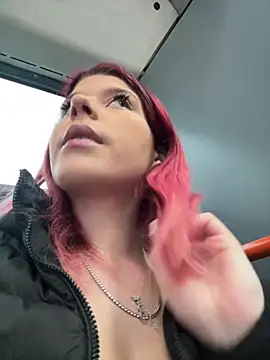 Snapshot of RiriRoseey chatting on February 6, 8:40 am RiriRoseey online show from February 6, 8:40 am