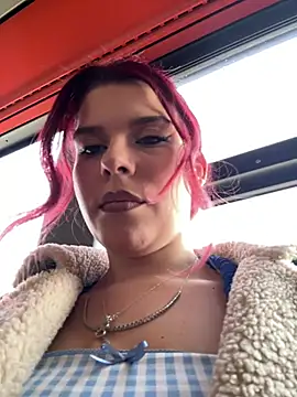 Snapshot of RiriRoseey chatting on February 12, 8:42 am RiriRoseey online show from February 12, 8:42 am