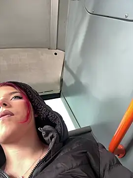 Snapshot of RiriRoseey chatting on February 20, 9:10 am RiriRoseey online show from February 20, 9:10 am