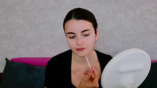 Miss Arwen online show from September 26, 5:00 am