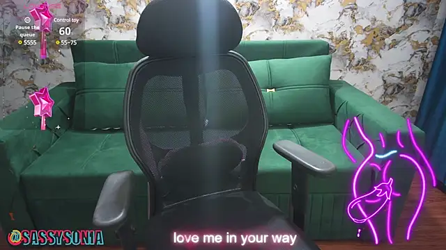 Snapshot of sassysonia chatting on March 6, 9:58 am sassysonia online show from March 6, 9:58 am