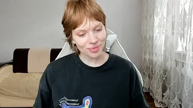 StellaDavis online show from May 24, 11:59 am