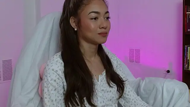 hantonella  online show from November 20, 1:11 pm