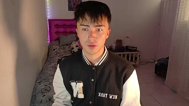 Snapshot of santi-fabulous chatting on January 15, 6:44 pm santi-fabulous online show from January 15, 6:44 pm