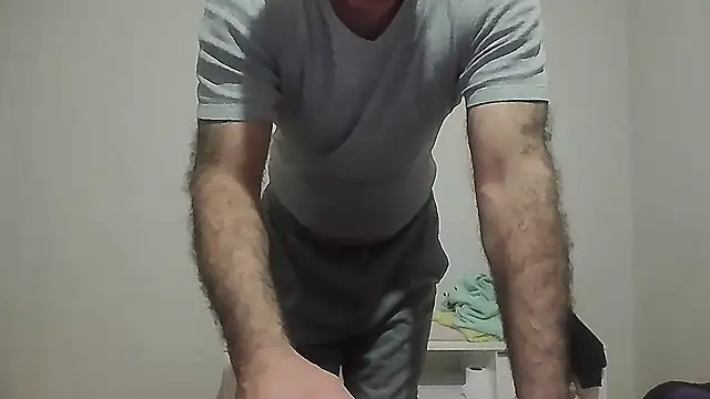 Snapshot of takcikarr chatting on April 21, 8:12 pm takcikarr online show from April 21, 8:12 pm