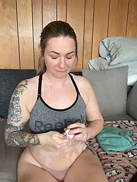 MaggieMayI89 online show from March 11, 5:08 pm