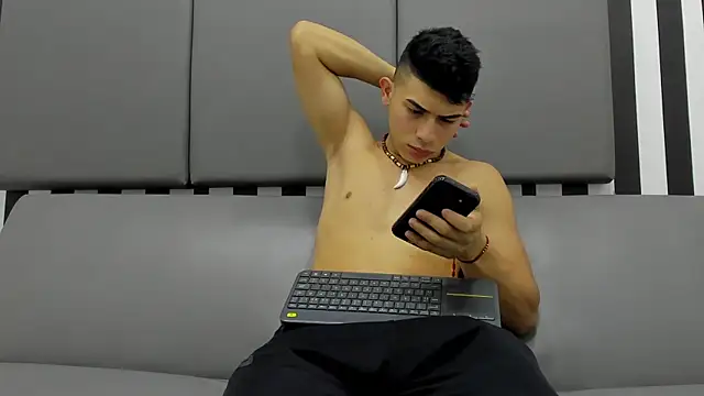 andrew rose  online show from January 18, 7:58 pm