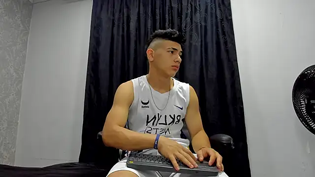 andrew rose  online show from February 4, 2:21 pm