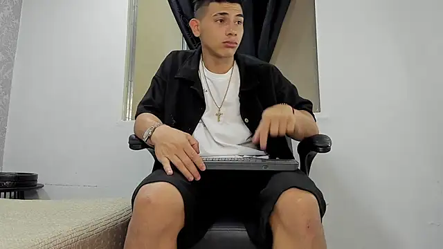 andrew rose  online show from March 19, 6:46 am