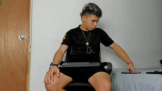 andrew rose  online show from January 10, 6:42 pm