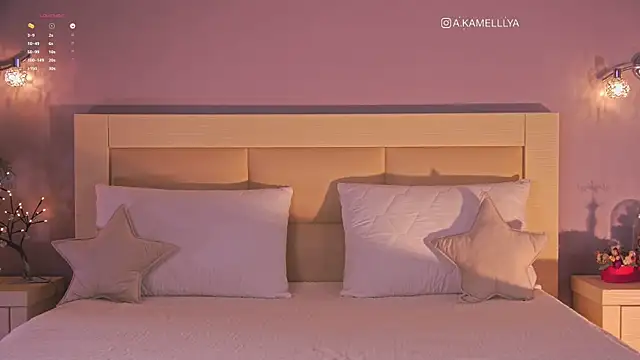 iKamelllya online show from February 3, 6:45 am