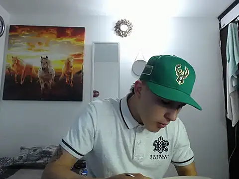 Snapshot of Pharaon_71 chatting on March 5, 11:27 pm Pharaon 71 online show from March 5, 11:27 pm