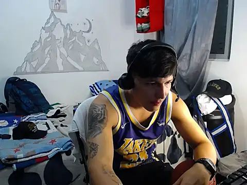 Snapshot of Pharaon_71 chatting on February 12, 1:33 am Pharaon 71 online show from February 12, 1:33 am