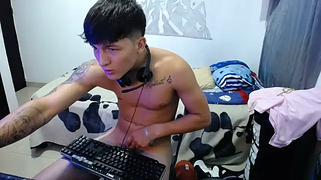 Snapshot of Pharaon_71 chatting on February 14, 4:53 am Pharaon 71 online show from February 14, 4:53 am