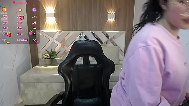 victoria castillo b online show from October 2, 3:02 am