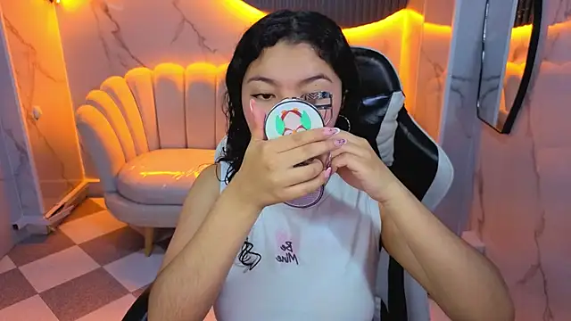 victoria castillo b online show from February 3, 7:52 pm