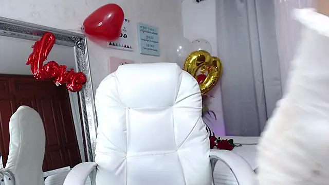 bonnie-love online show from February 15, 6:44 pm