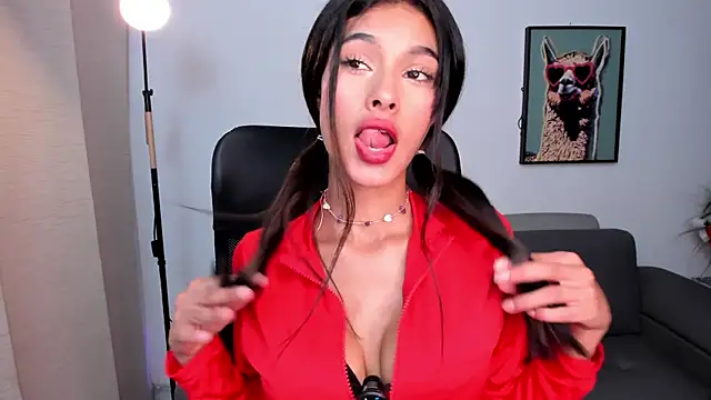 bonnie-love online show from February 25, 8:18 pm