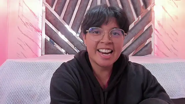 Emmapark  online show from February 15, 1:10 am