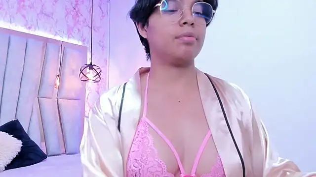 Emmapark  online show from March 20, 2:32 pm