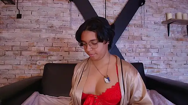 Emmapark  online show from December 14, 2:33 pm