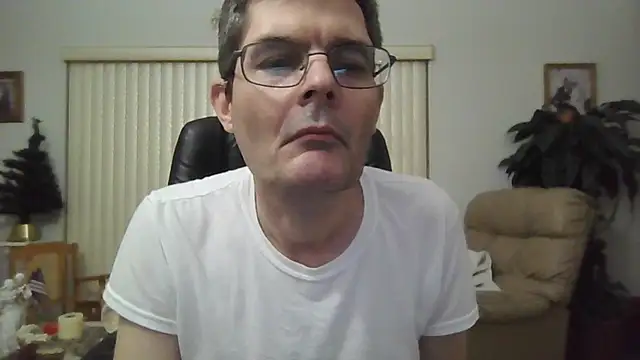 Snapshot of Copfiremen4566 chatting on December 21, 2:52 am Copfiremen4566 online show from December 21, 2:52 am