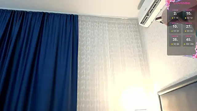 Brilliant-Kiss online show from December 3, 6:28 pm