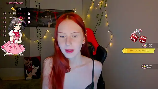 Snapshot of FruttiTatti chatting on February 10, 2:15 am FruttiTatti online show from February 10, 2:15 am