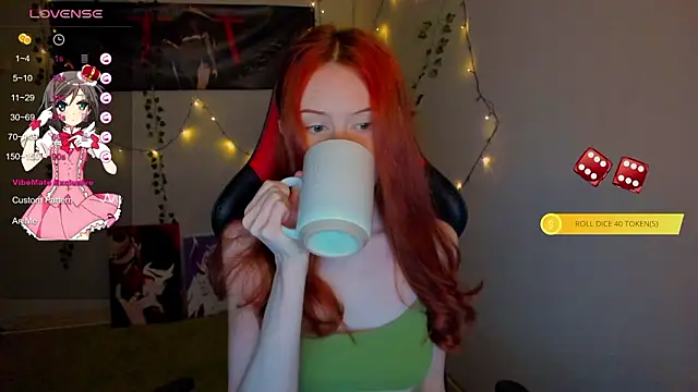 Snapshot of FruttiTatti chatting on February 22, 4:13 am FruttiTatti online show from February 22, 4:13 am