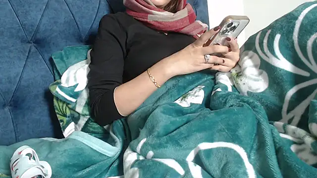 Snapshot of Jen_jennyy1 chatting on December 15, 8:04 pm Jen jennyy1 online show from December 15, 8:04 pm