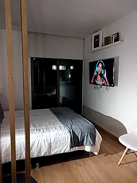 Charlotte Bayron online show from October 31, 1:17 am